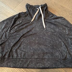 Vuori Dark Gray Cropped Sweatshirt